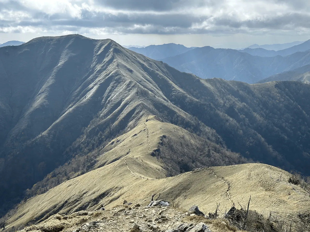 A closer look at the trail out towards Mt Jirogyu