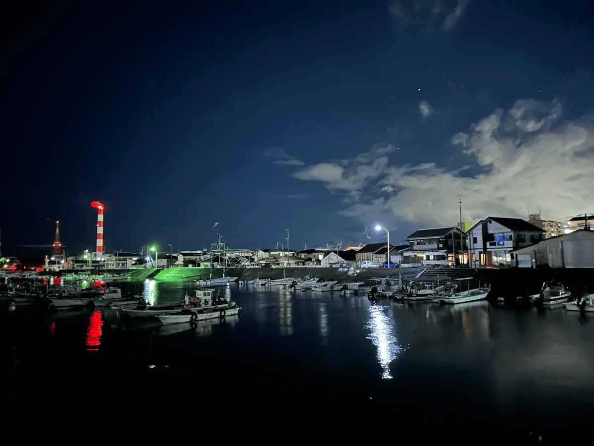 A nighttime view of the Saijo port.