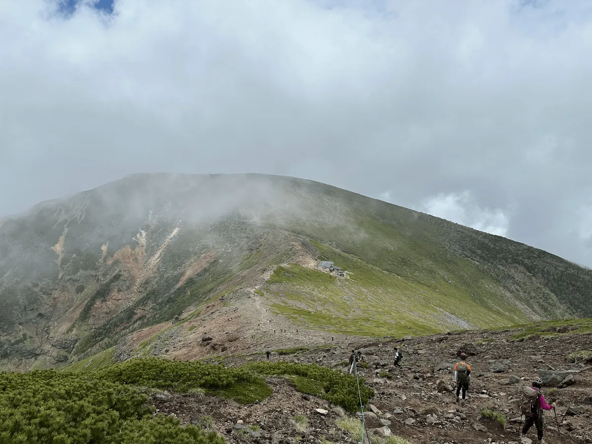 Trail leading downward, then upward, to reach Mt Io