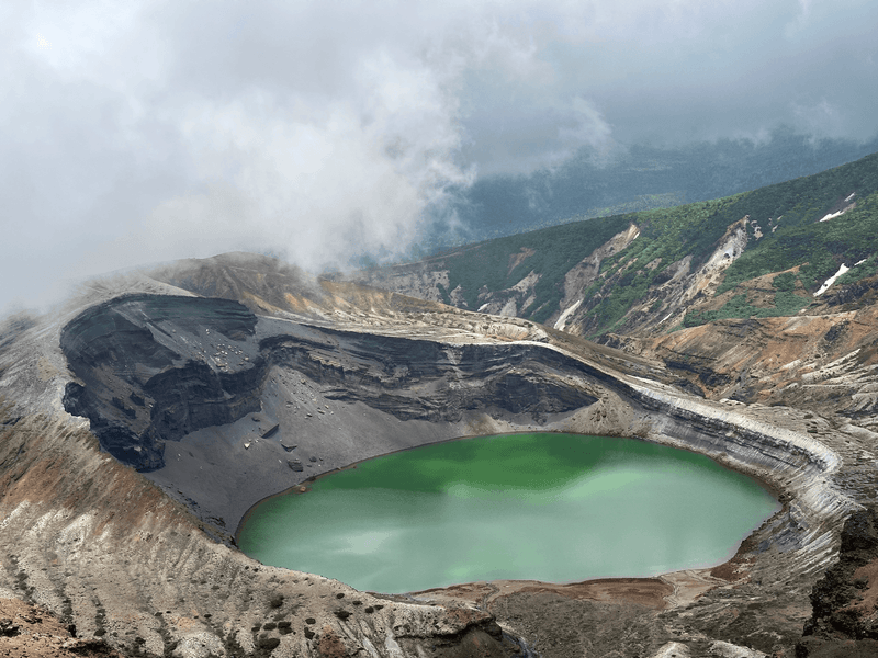 okama crater